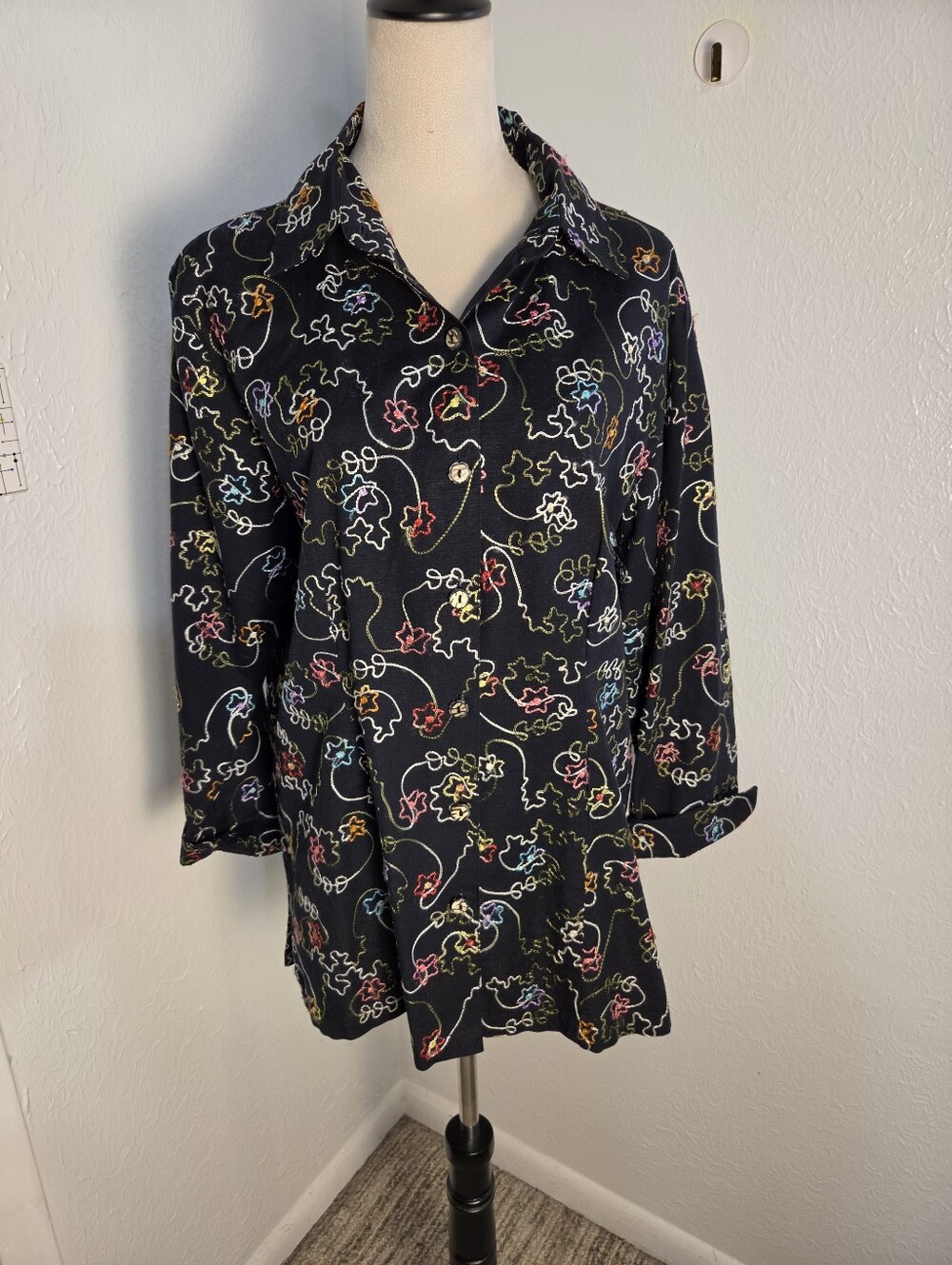 Life Style Vintage Black Linen Buttondown Shirt All-over Embroidery, Size Large - Picture 2 of 10